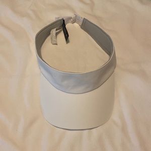 NWOT lululemon visor